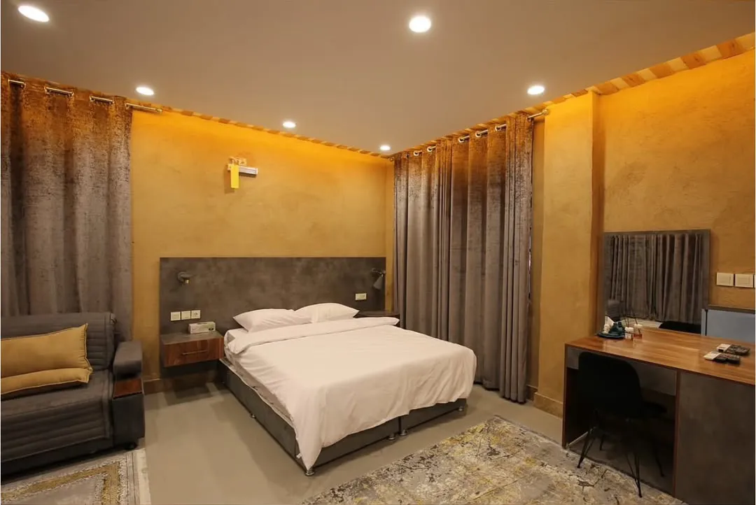 بلور اتاق گوهر طبقه سوم بالکن دار