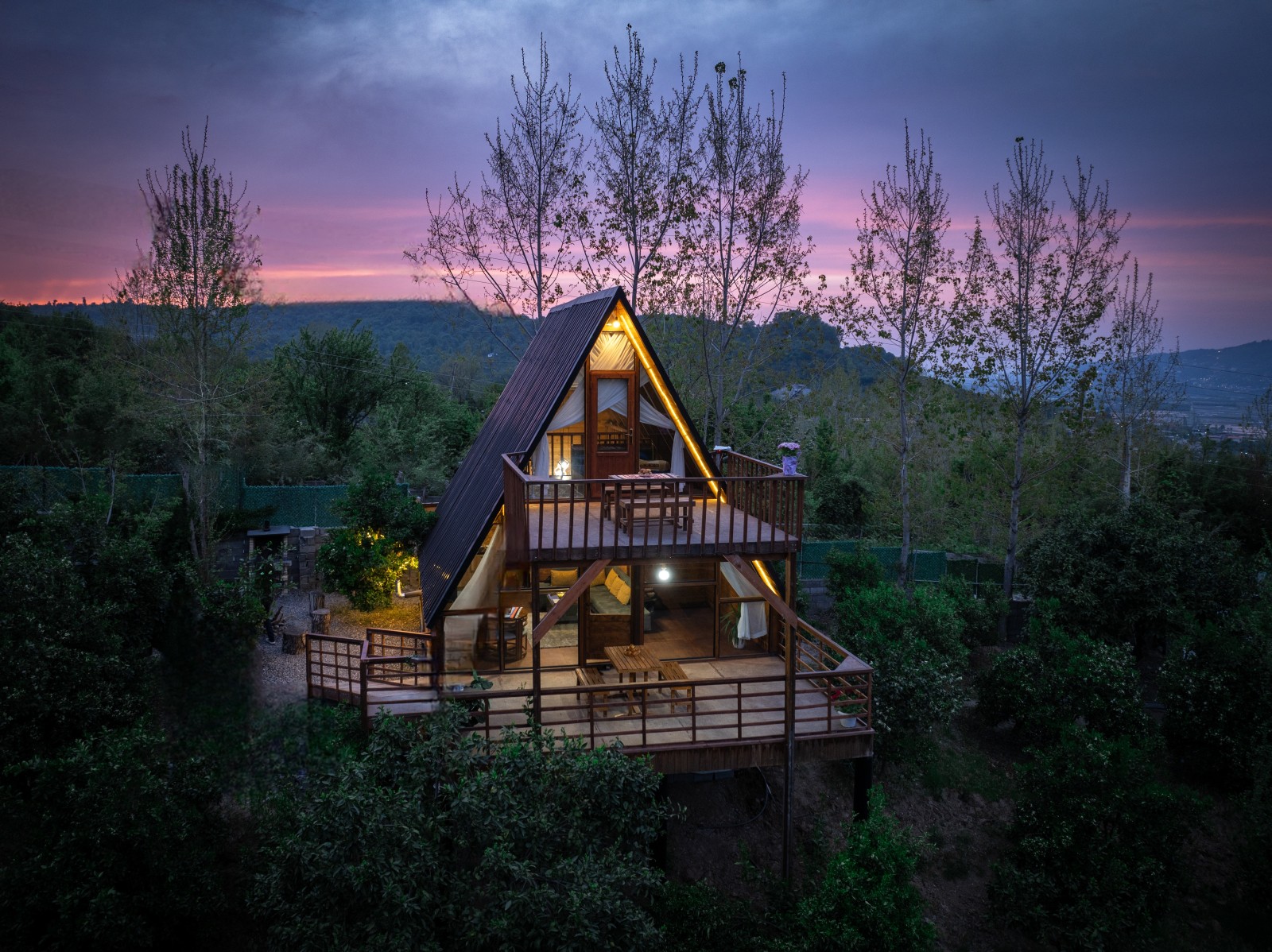 کلبه سوئیسی دوبلکس تی تی